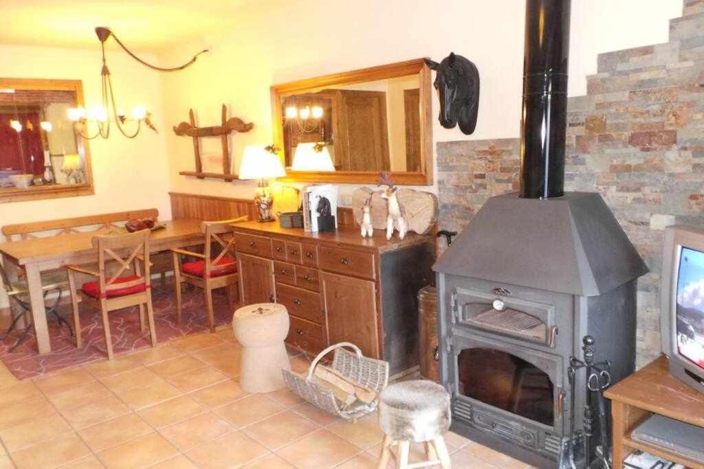 Casa de piedra madera con encanto en la Cerdanya Bellver de Cerdanya Exterior foto